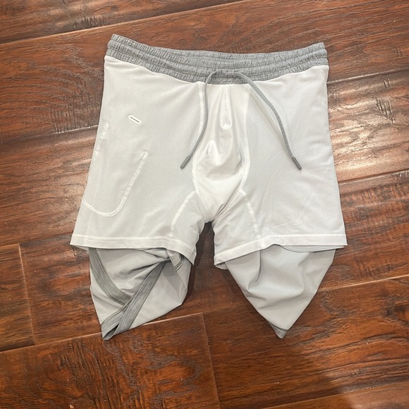 Lululemon pace breaker short size M 9in inseam - Picture 6 of 7